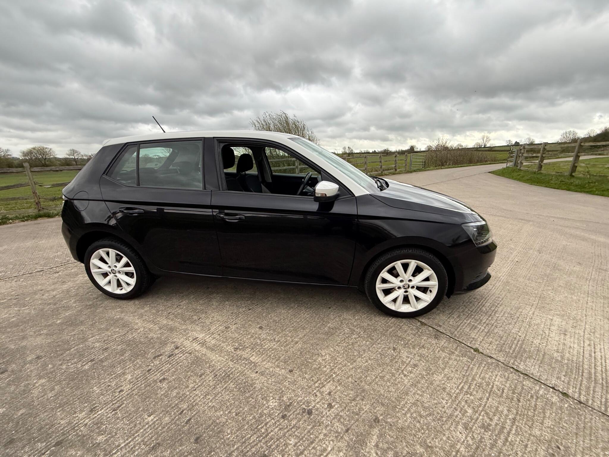 Skoda Fabia 1.0 TSI Colour Edition Euro 6 (s/s) 5dr — photo 68 of 90